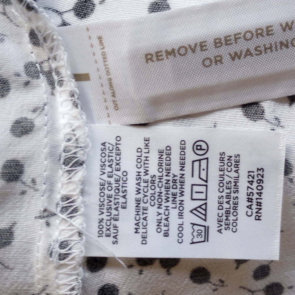 NWT Loft Petites Floral Flutter Sleeve V-Neck Dress 0P White Black Cherries - Picture 5 of 5